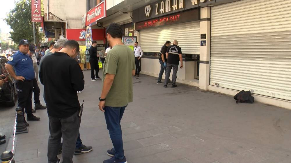 Balyozla kapıyı kırdılar! İstanbul'da nefes kesen soygun