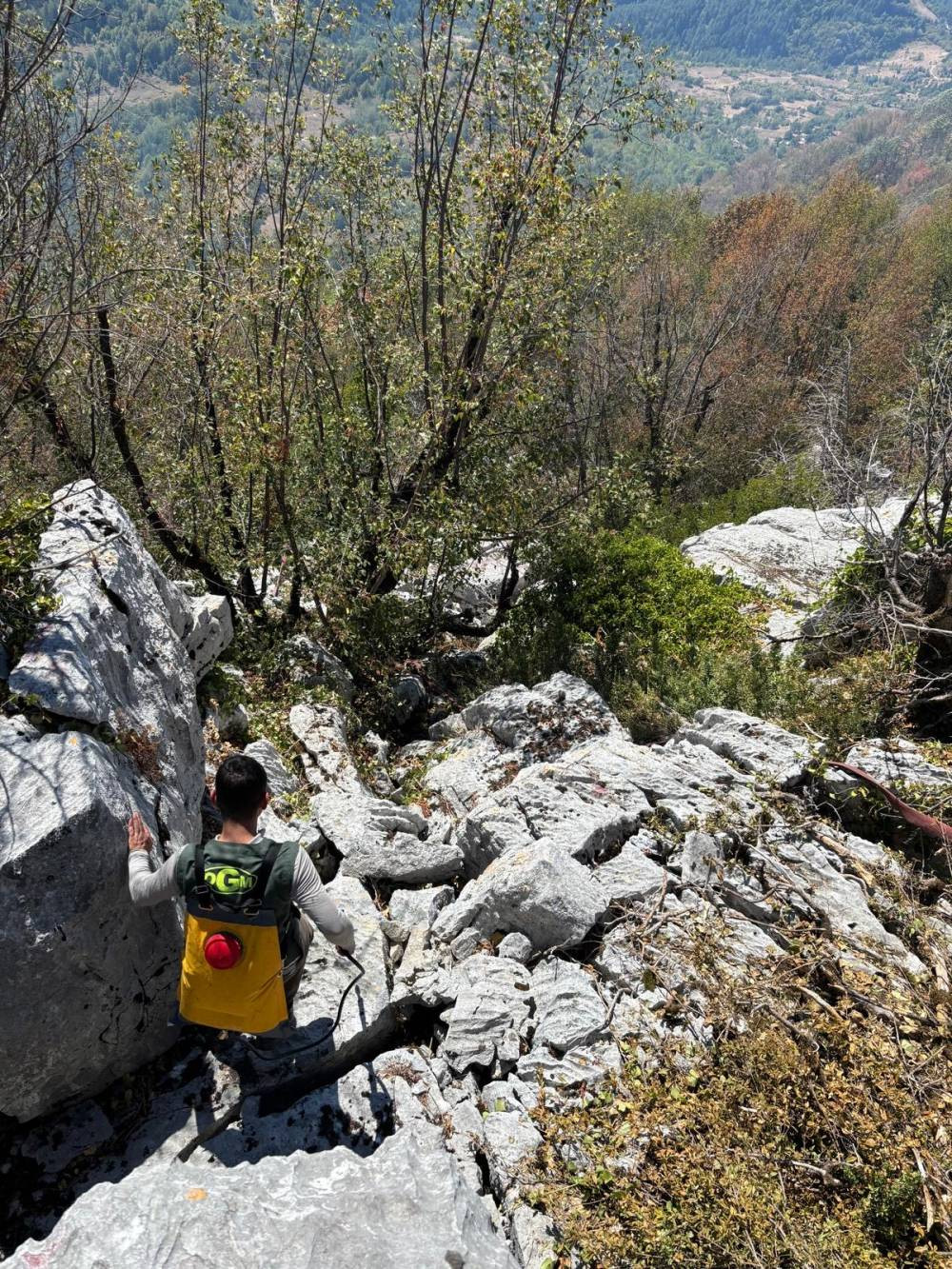 Bartın'da kayalıklarda can pazarı! Orman işçileri alevlerin arasında kaldı