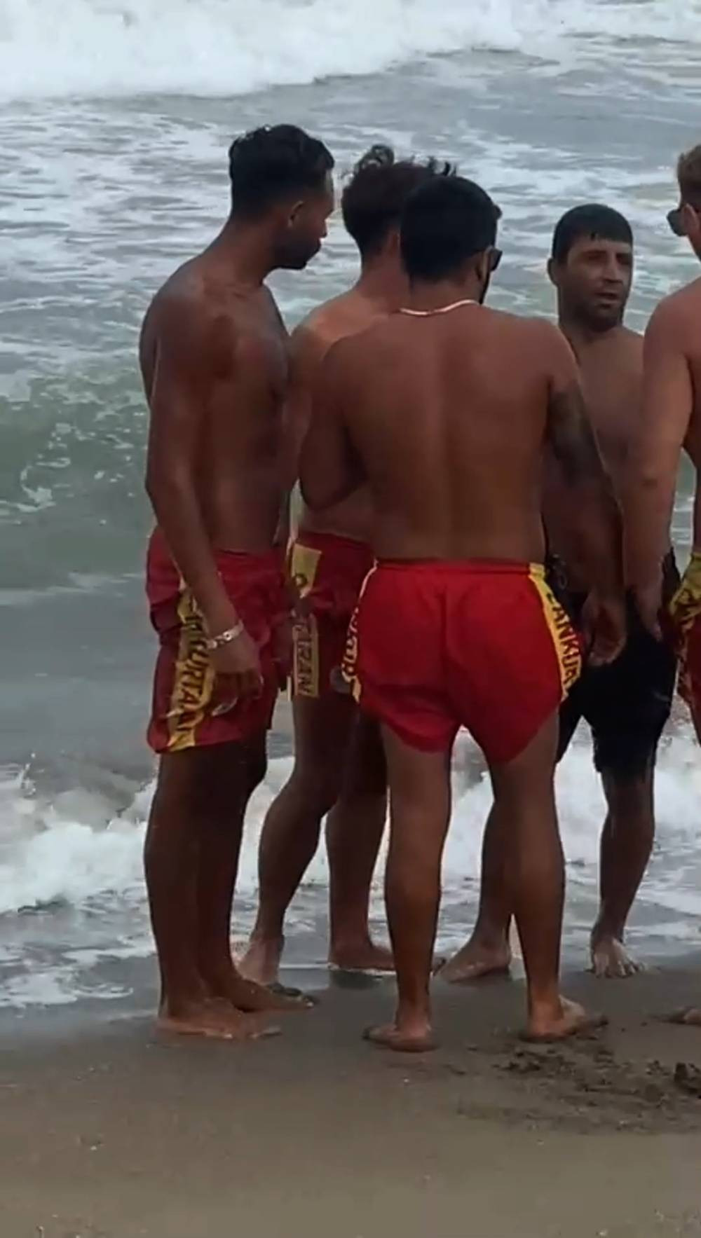 Karasu’da şoke eden olay! Boğulmaktan kurtarıldı, firari suçlu çıktı: 26 yıl cezası var