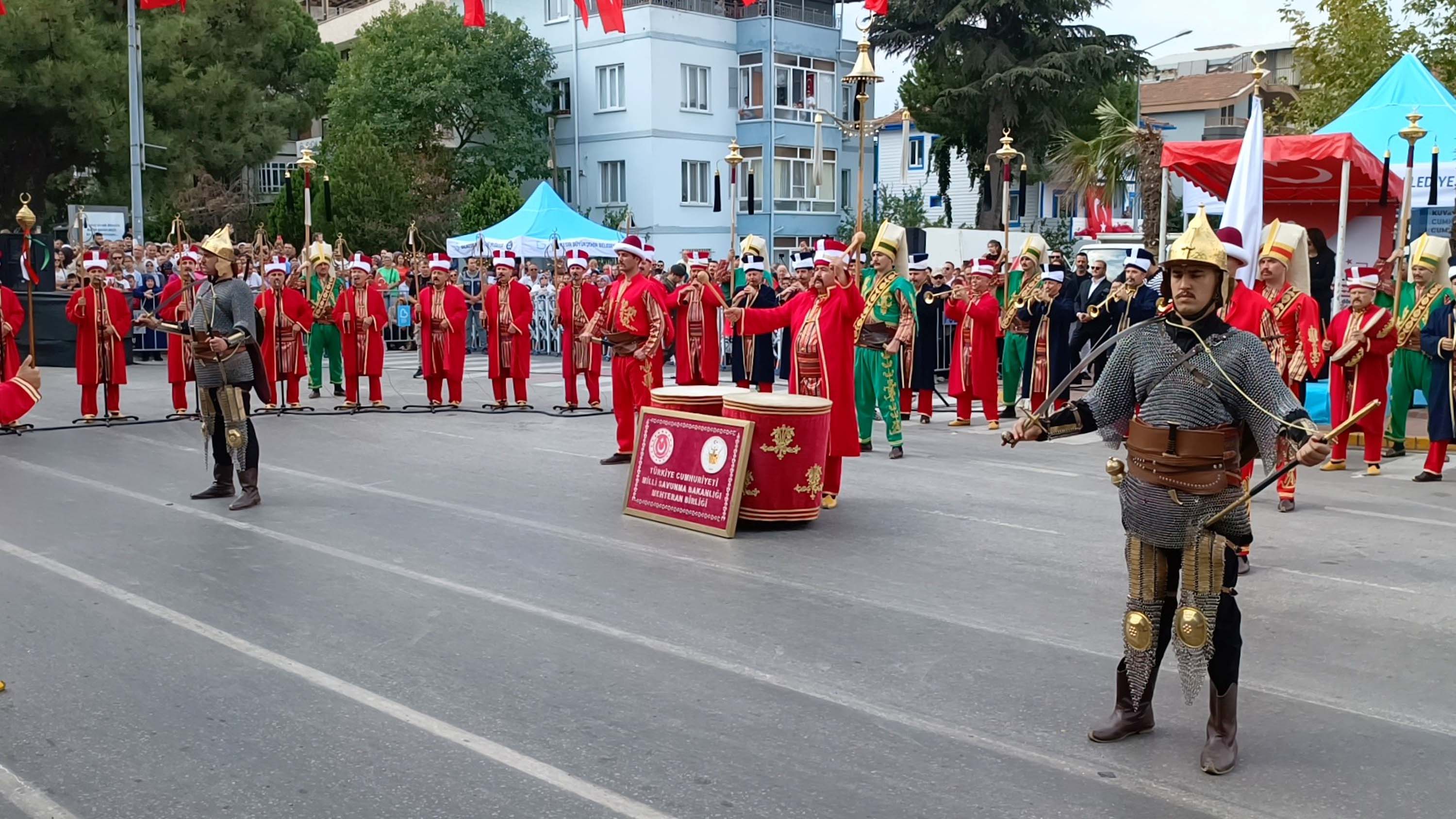 balikesirin-kurtulus-toreninde-tulutab-900601-267598.jpg