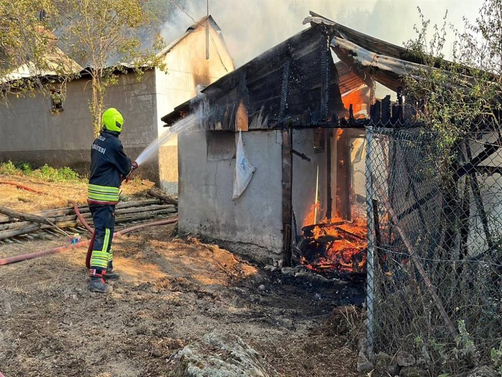 Benzinle başlayan yangın yaylayı sardı! Kundakçının mezarlık planı çöktü