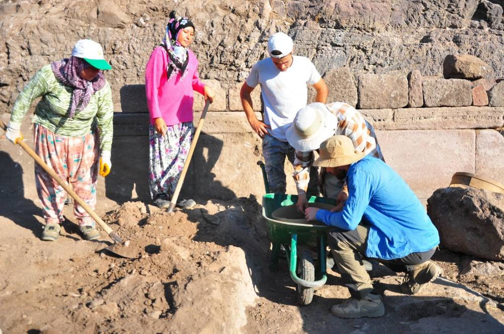 Dünyanın nadir eseri bulundu! 2.200 yıllık: Manisa’dan tarihe ışık tutan keşif