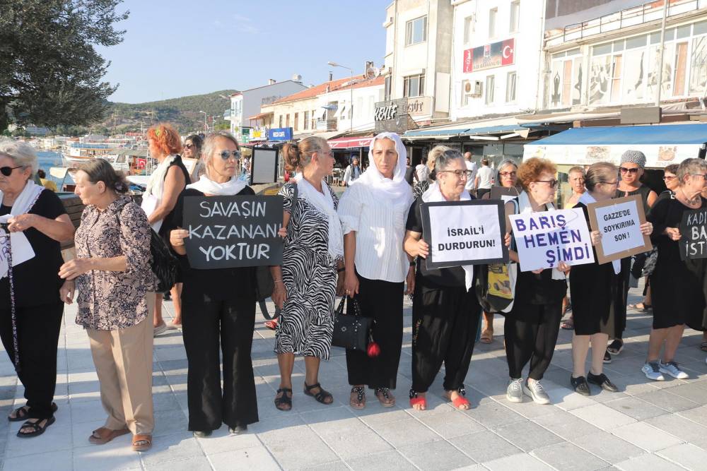İzmirli kadınlardan İsrail'e protesto