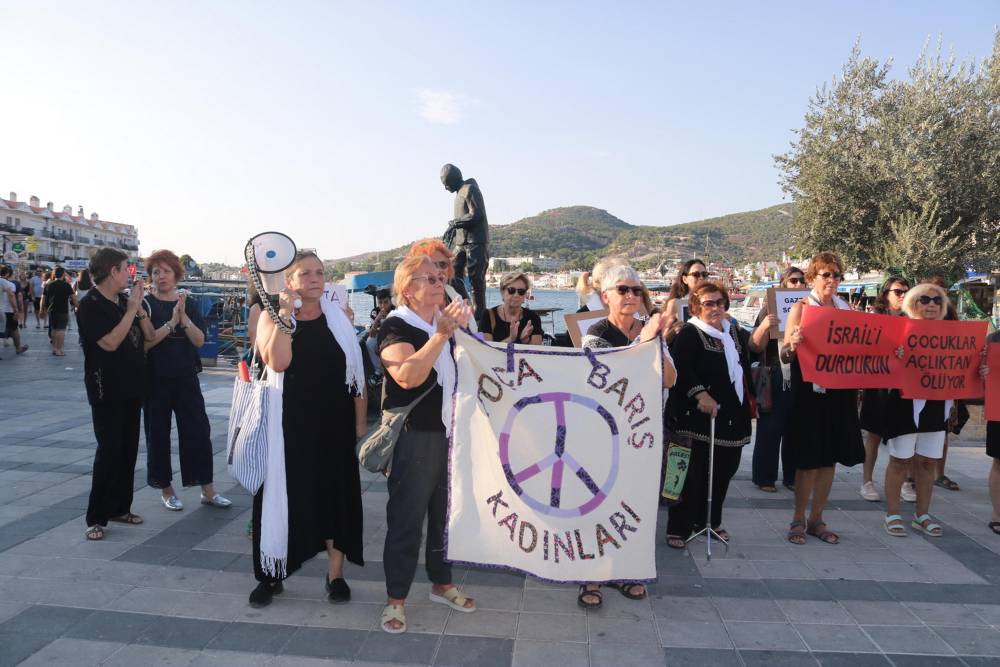 İzmirli kadınlardan İsrail'e protesto