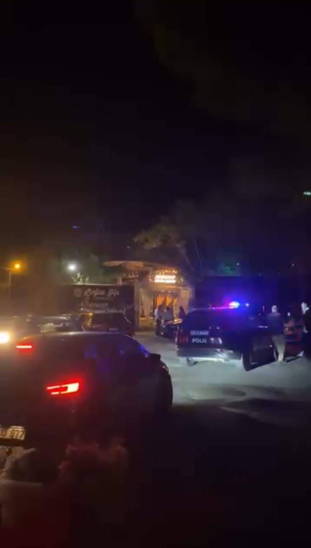 Kır düğünü kabusa döndü! Salonunu karıştırdı silahlar patladı