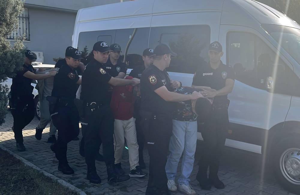 El yapımı patlayıcıyla saldırı! Çayırova’da şok görüntüler