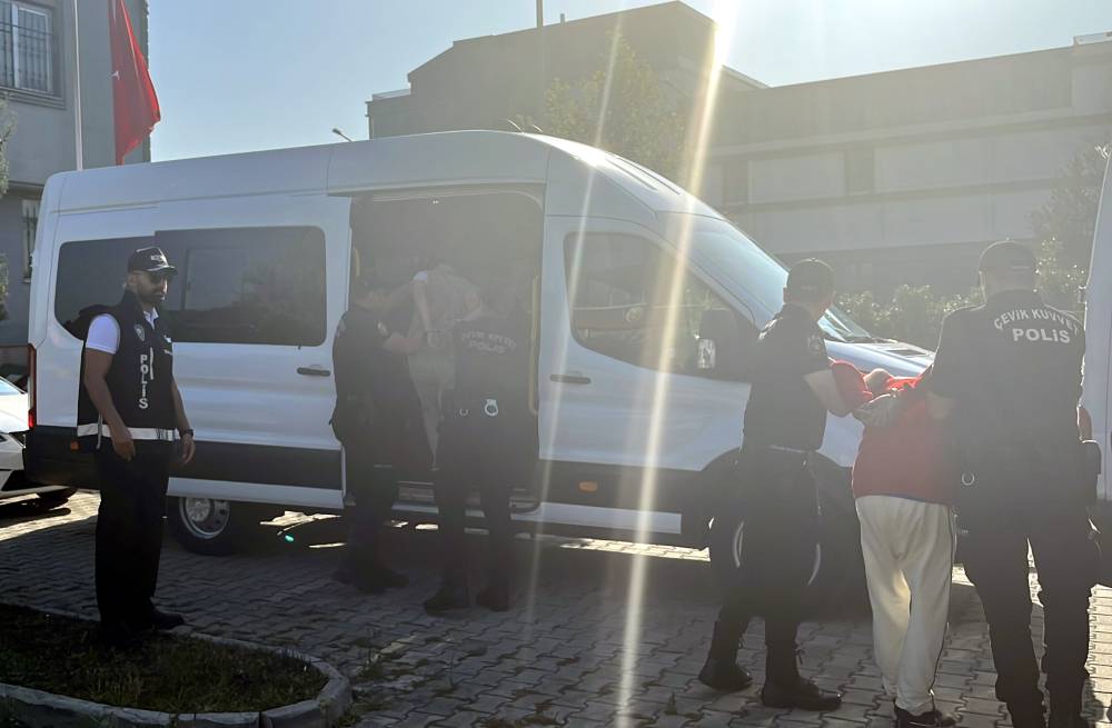 El yapımı patlayıcıyla saldırı! Çayırova’da şok görüntüler