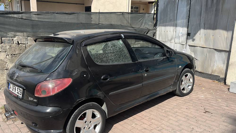 El yapımı patlayıcıyla saldırı! Çayırova’da şok görüntüler
