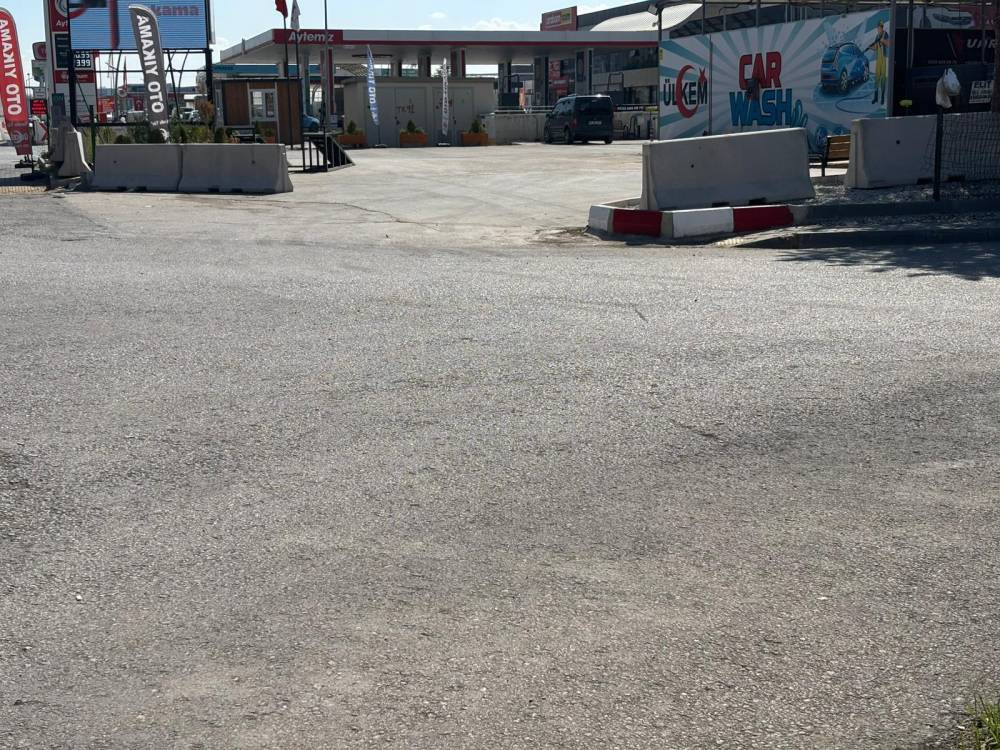 Ankara’da film gibi kaza! Otomobil uçtu, takla attı: Yaralılar var