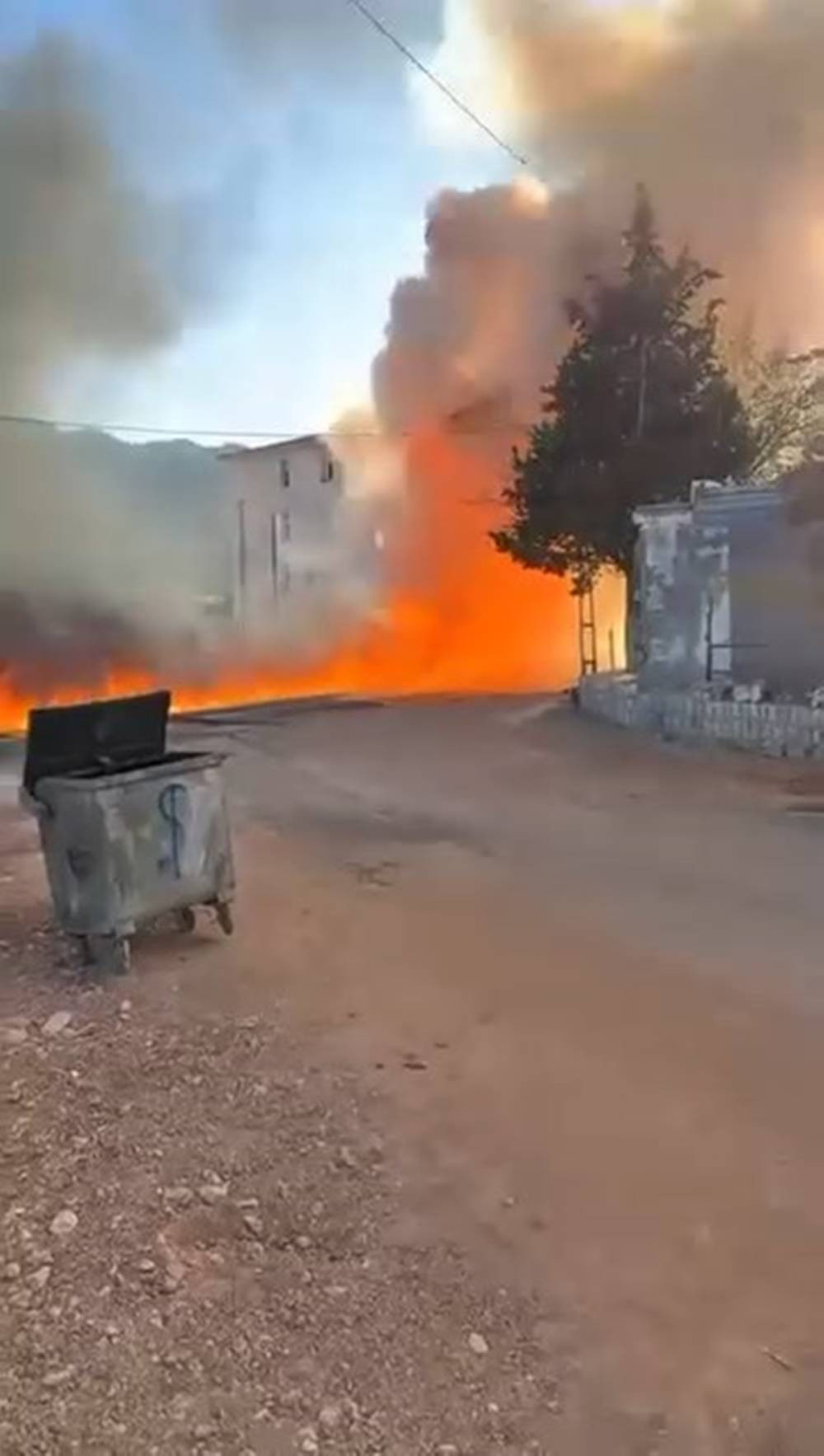 Gabar Dağı’nda alevler yükseldi! Yangın köyü sardı