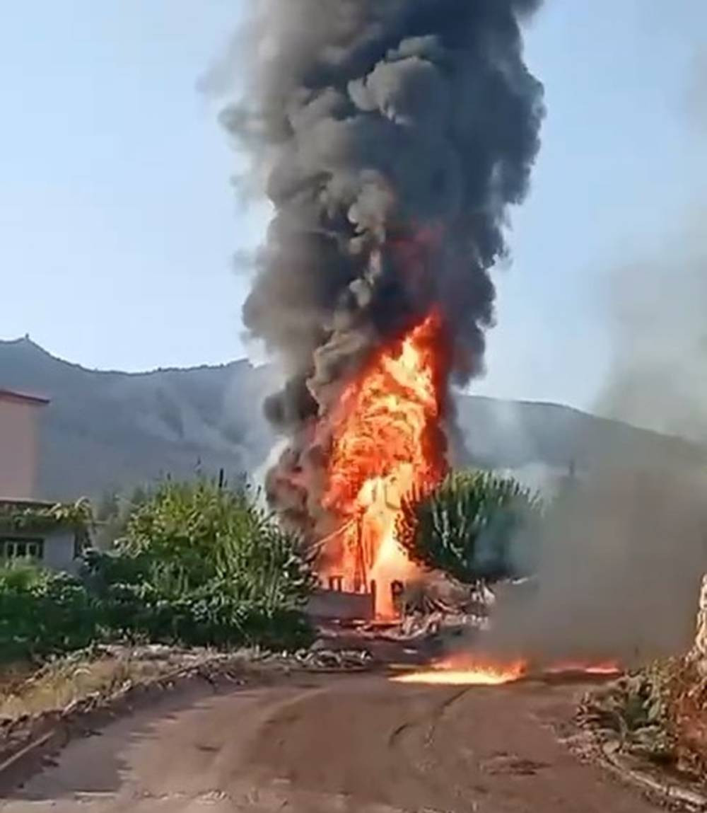 Gabar Dağı’nda alevler yükseldi! Yangın köyü sardı