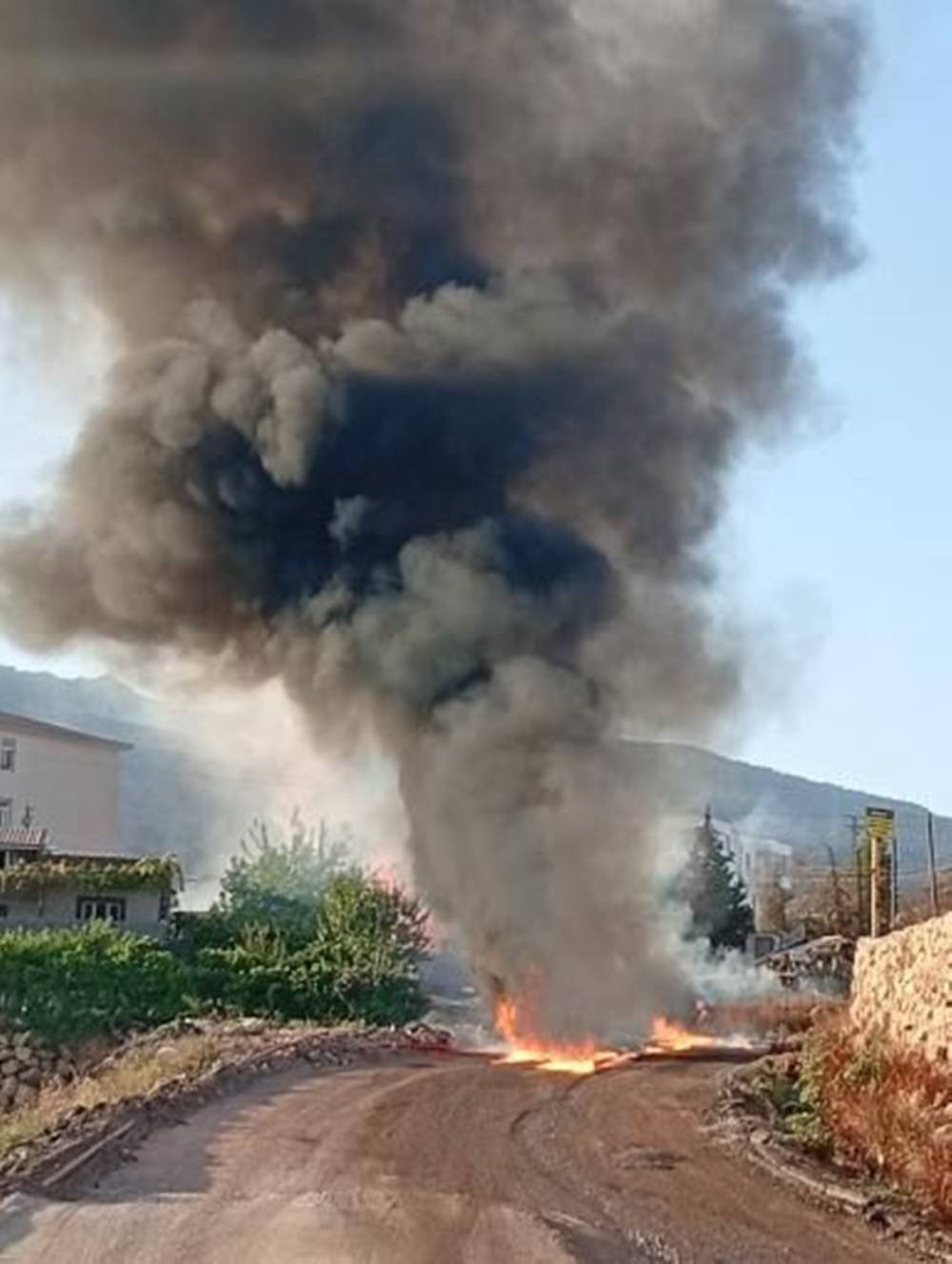 Gabar Dağı’nda alevler yükseldi! Yangın köyü sardı