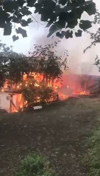 Karşıköy’de alevler yükseldi: 4 ev küle döndü! Görüntüler şoke etti