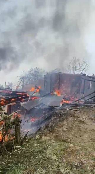 Karşıköy’de alevler yükseldi: 4 ev küle döndü! Görüntüler şoke etti