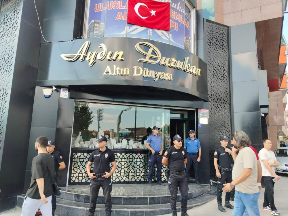Kırşehir'i sarsan dolandırıcılık! Kuyumcu çifti altınlarla yok oldu