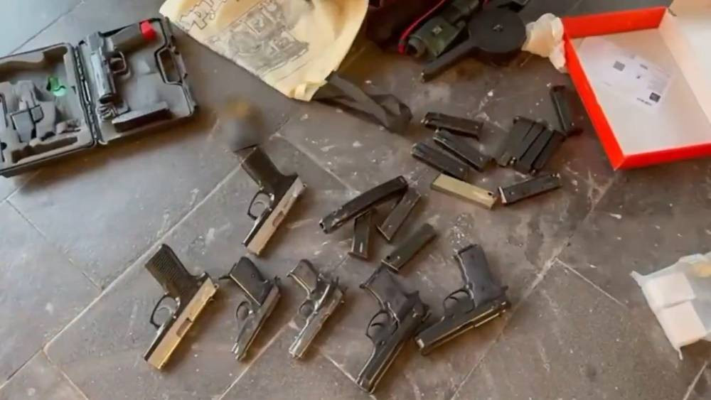 Viranşehir’de şok operasyon! El bombaları ve silahlar ele geçirildi!