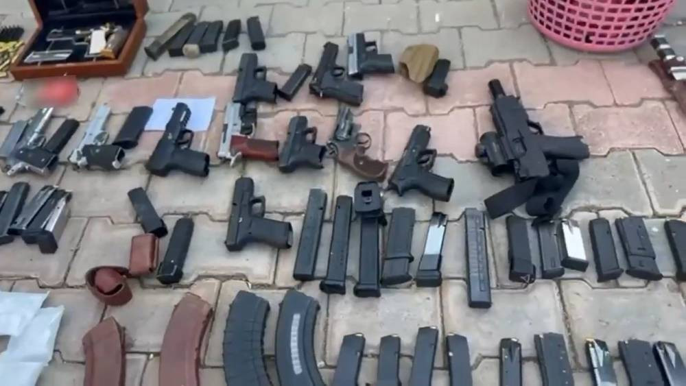 Viranşehir’de şok operasyon! El bombaları ve silahlar ele geçirildi!