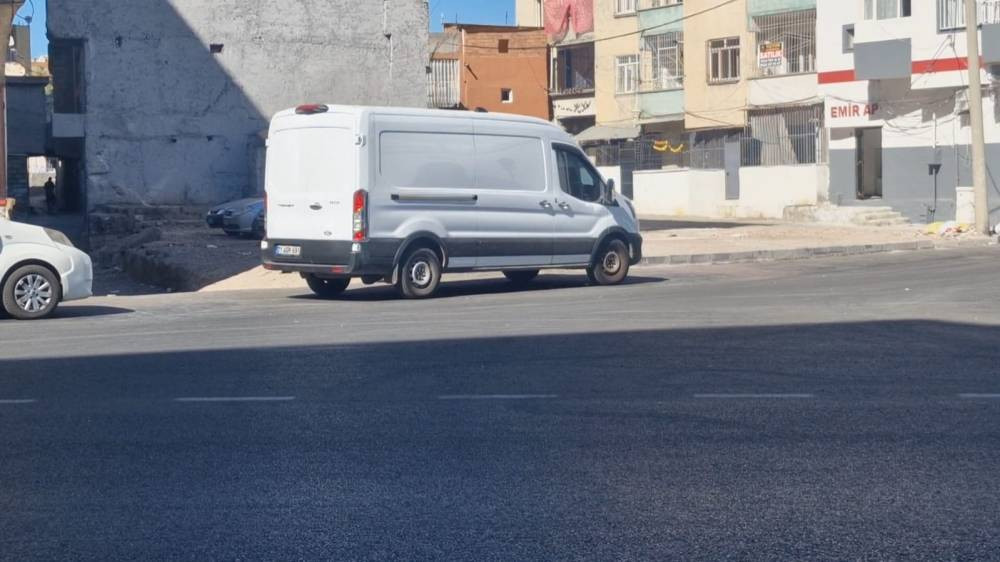 Bağlar’da kanlı saldırı! Evinin önünde saldırıya uğradı