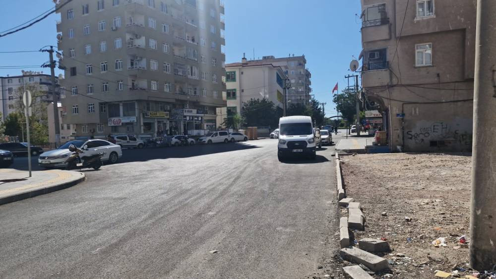 Bağlar’da kanlı saldırı! Evinin önünde saldırıya uğradı