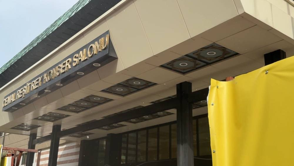 Cemal Reşit Rey Konser Salonu’nda yangın! 2 kişi yaralı