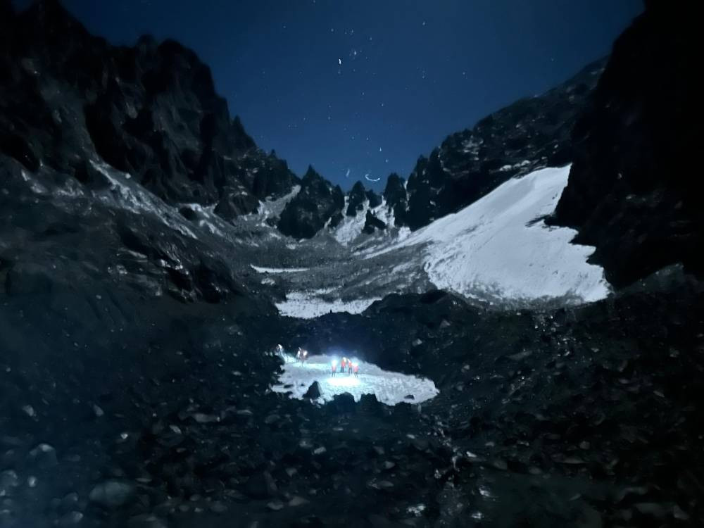 Kaçkar Dağı'na tırmanırken mahsur kalan Polonyalı 2 dağcı, 12 saatte kurtarıldı