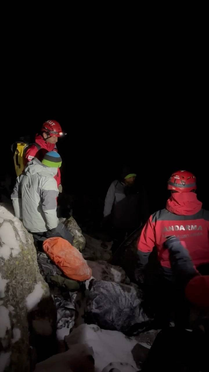 Kaçkar Dağı'na tırmanırken mahsur kalan Polonyalı 2 dağcı, 12 saatte kurtarıldı