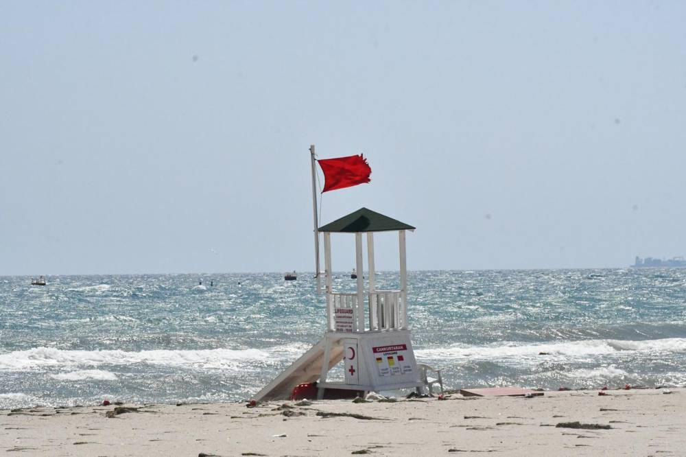 Karadeniz kıyısında deniz keyfine hava engeli! 4 günlük yasak