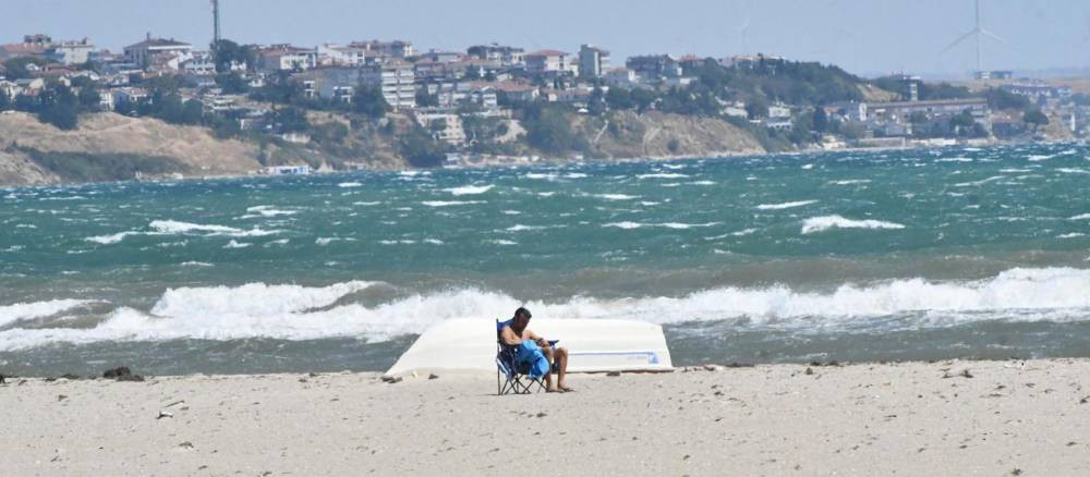 Karadeniz kıyısında deniz keyfine hava engeli! 4 günlük yasak