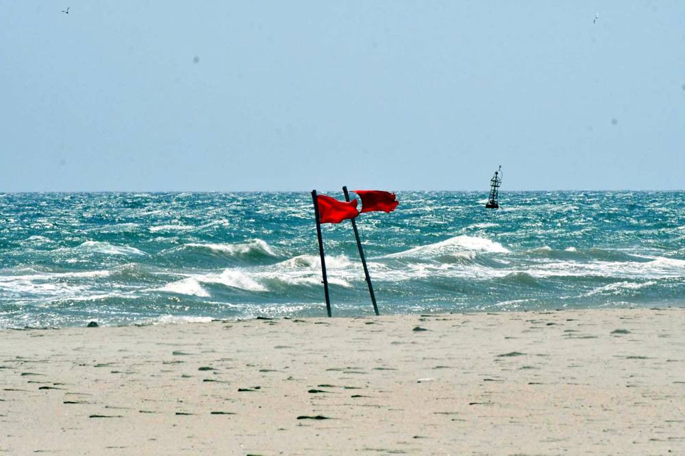 Karadeniz kıyısında deniz keyfine hava engeli! 4 günlük yasak