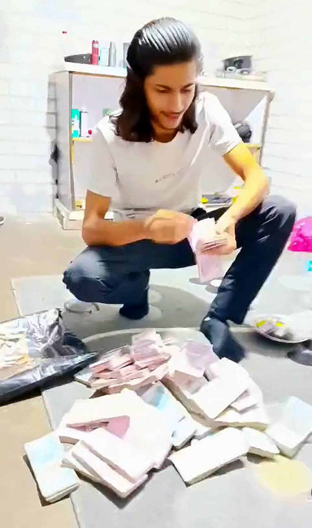 Soygun sonrası şok görüntüler! Say say bitiremediler