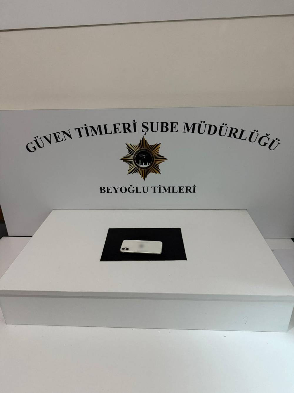 Taksim’de nefes kesen kovalamaca! Kadın hırsızın peşini bırakmadı