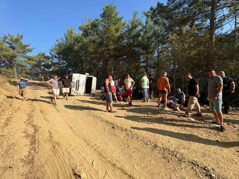 Kazdağı Milli Parkı’nda facia! Ağlayan Çam’da tur minibüsü devrildi! 11 kişi hastanelik
