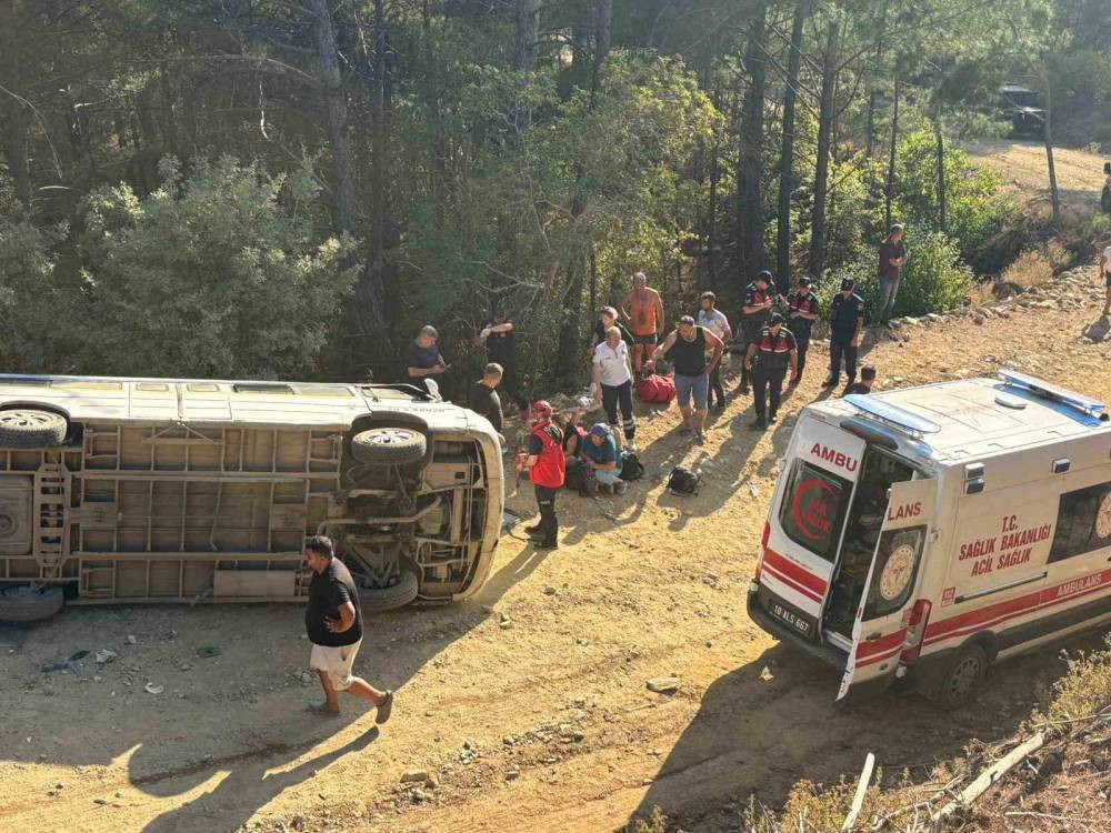 Kazdağı Milli Parkı’nda facia! Ağlayan Çam’da tur minibüsü devrildi! 11 kişi hastanelik