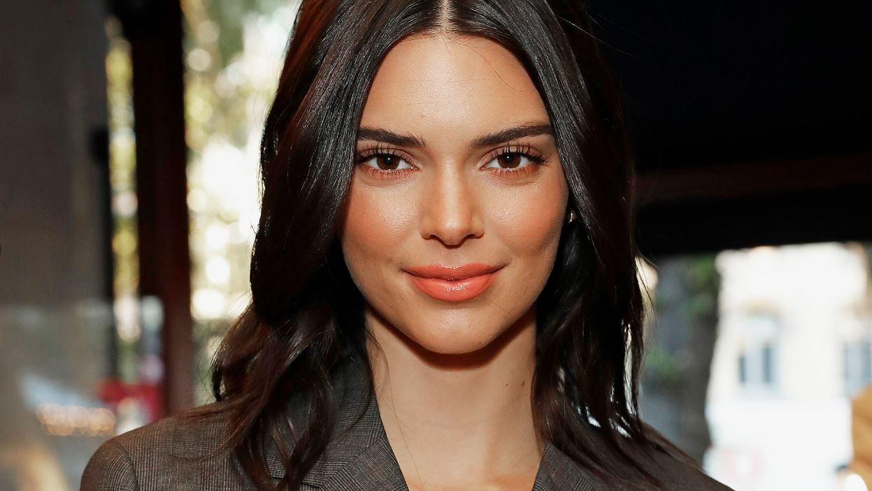 kendall-jenner-podyumlara-veda-ediyor-yeni-tutkusu-ortaya-cikti-yenicag-17.jpg