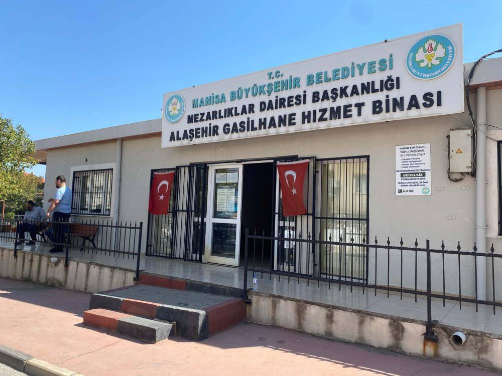 Ağaç kesme çabası felaketle bitti