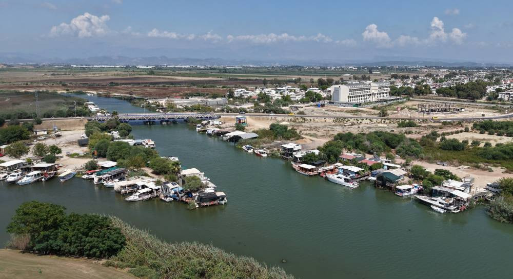 Antalya’da ‘Acısu Nehir’ kıyısında kaçak krallık! Fuhuş iddiaları ile gündeme geldi