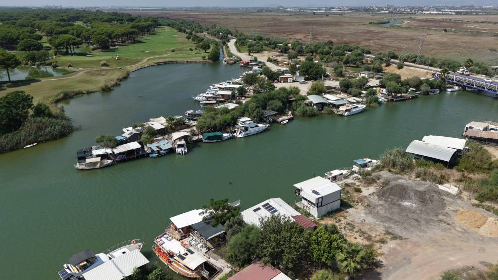 Antalya’da ‘Acısu Nehir’ kıyısında kaçak krallık! Fuhuş iddiaları ile gündeme geldi
