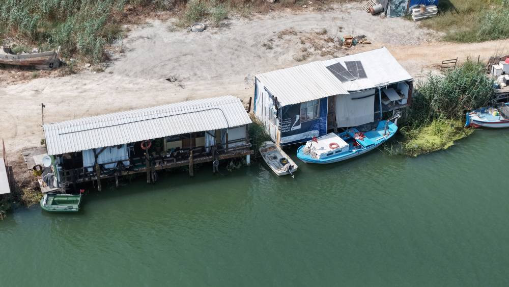 Antalya’da ‘Acısu Nehir’ kıyısında kaçak krallık! Fuhuş iddiaları ile gündeme geldi