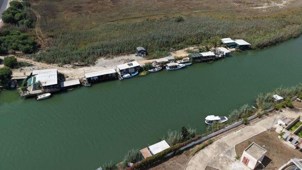 Antalya’da ‘Acısu Nehir’ kıyısında kaçak krallık! Fuhuş iddiaları ile gündeme geldi