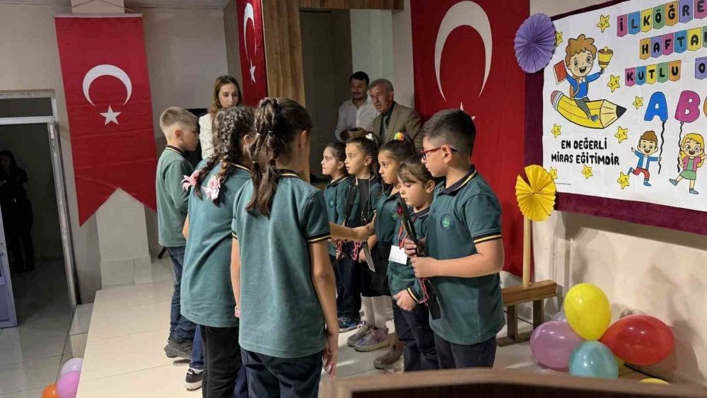 Minik öğrenciler Tatvan’da yeni eğitim yılına 'merhaba' dedi