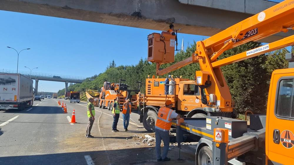 TEM’de damper şoku! TIR sürücüsü yaralandı