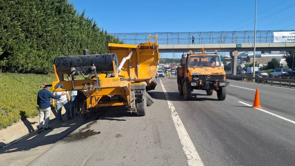 TEM’de damper şoku! TIR sürücüsü yaralandı