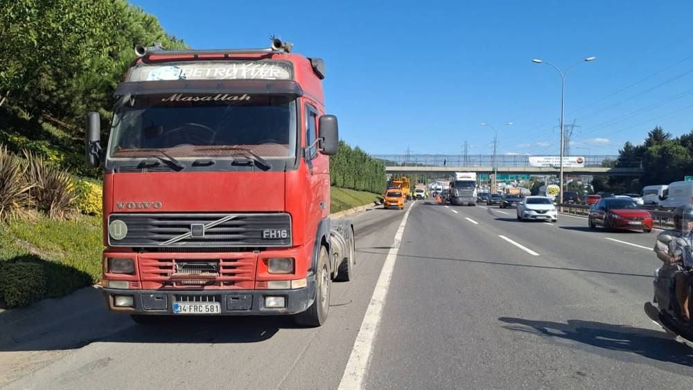 TEM’de damper şoku! TIR sürücüsü yaralandı
