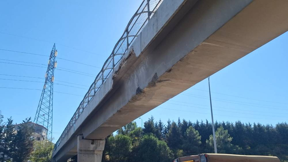 TEM’de damper şoku! TIR sürücüsü yaralandı