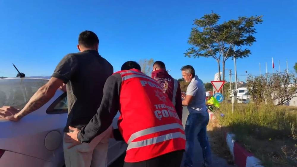 Hıdırağa’da 900 polisle dev 'Günaydın' operasyonu! Silah ve uyuşturucu ele geçirildi: 26 gözaltı