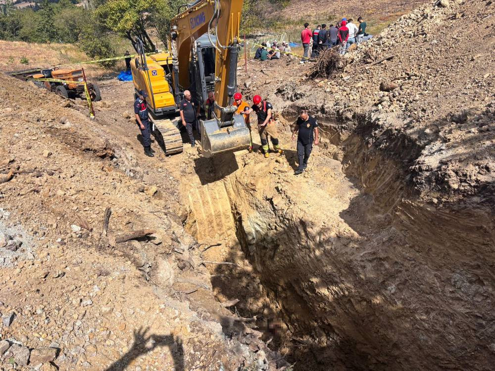 Havuz kazısı ölüm getirdi! Toprak üstlerine çöktü