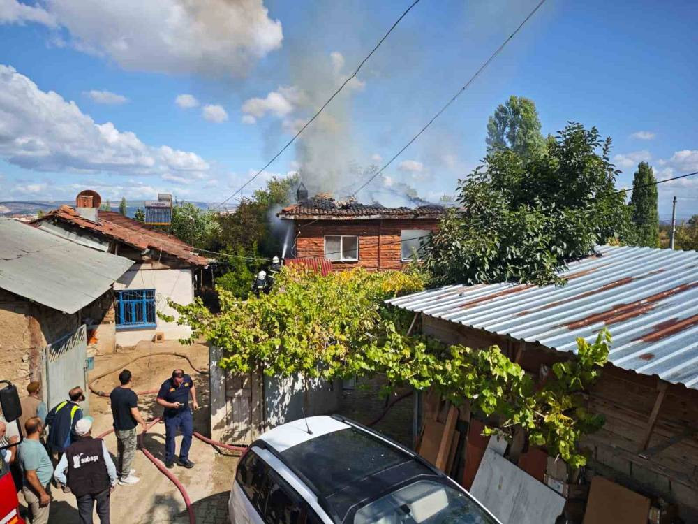 Bilecik’te çıkan yangın korkuttu