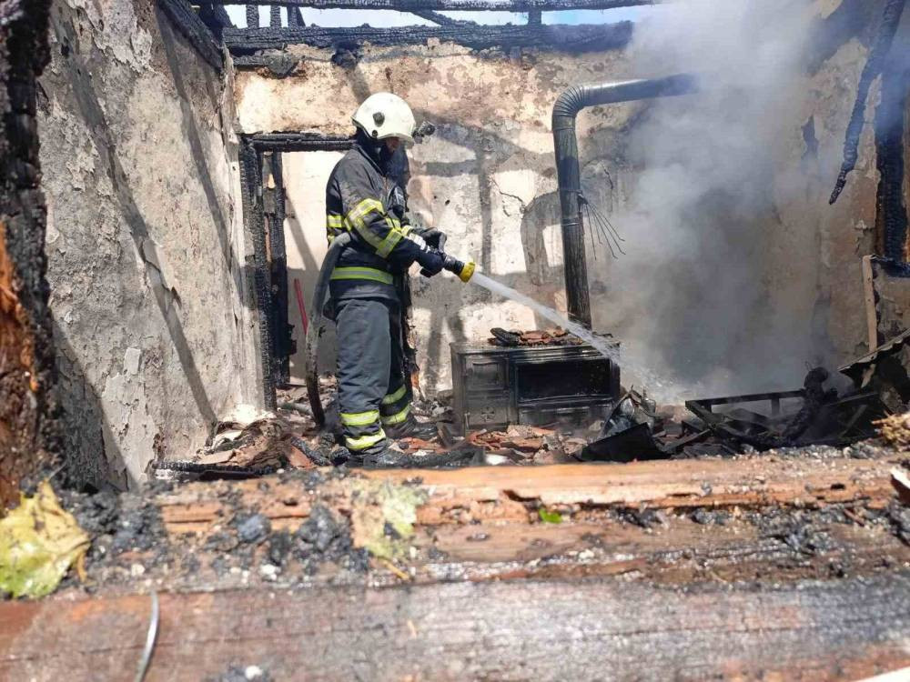 Bilecik’te çıkan yangın korkuttu