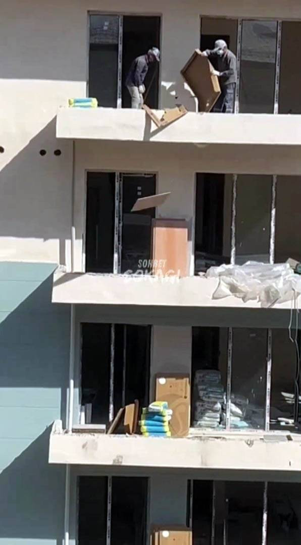 Görüntüyle yakalandılar! İşlerine son verildi: Sağlam seramikleri balkondan attılar