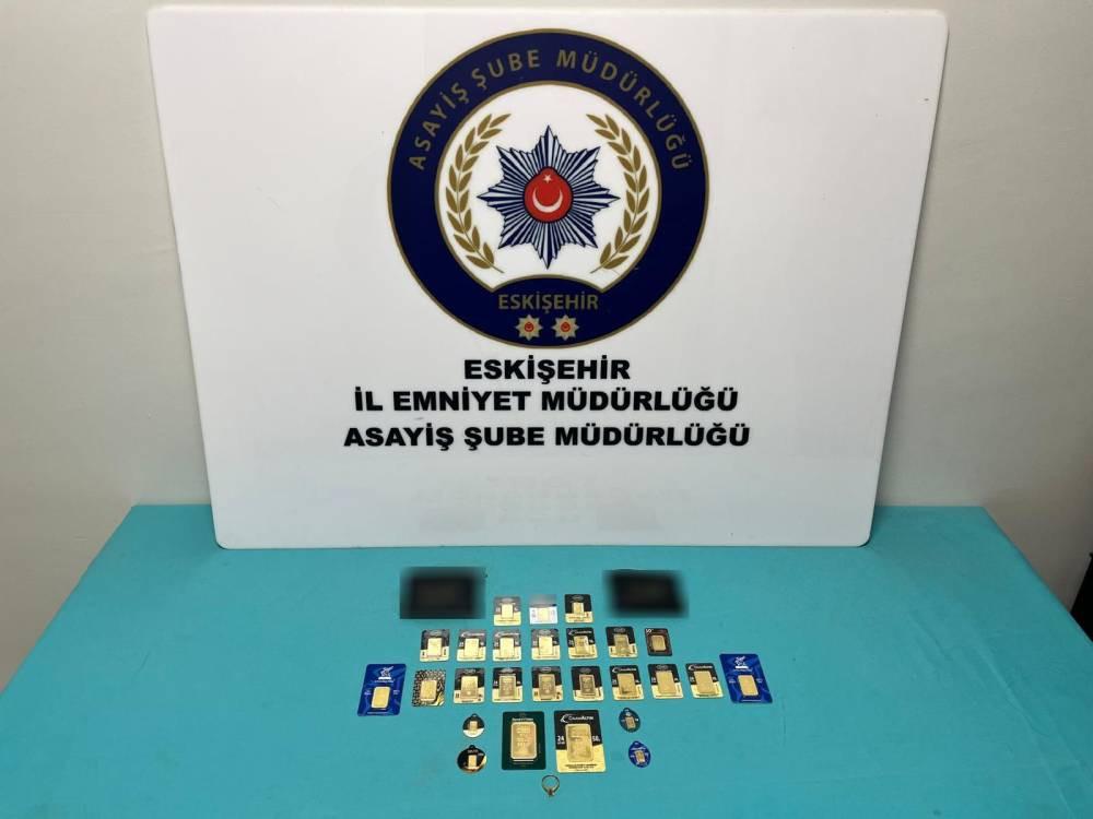 Kadın hırsızlar Eskişehir'de polisin tuzağına düştü! Tuzla’da bir evden ziynet eşyalarını çalmışlardı